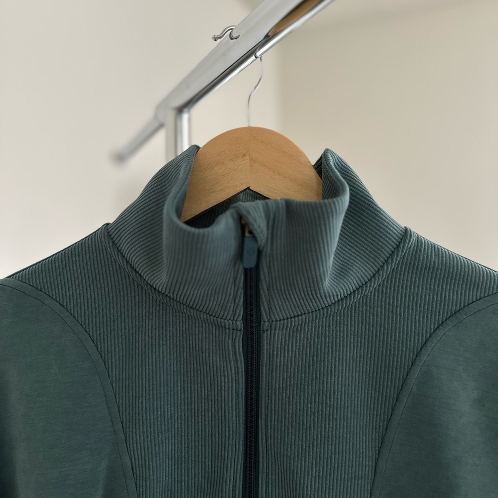 Lululemon Athletica Brushed Softstreme Ribbed Half Zip Jacket LIKE NEW - Picture 4 of 14